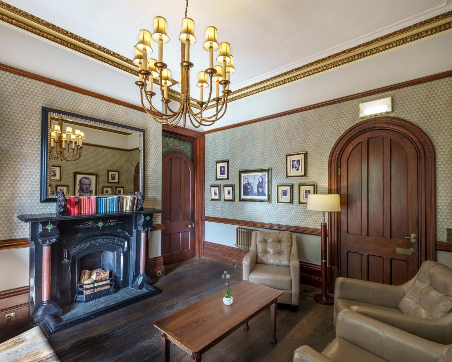 Macdonald Kilhey Court Hotel Уиган Экстерьер фото
