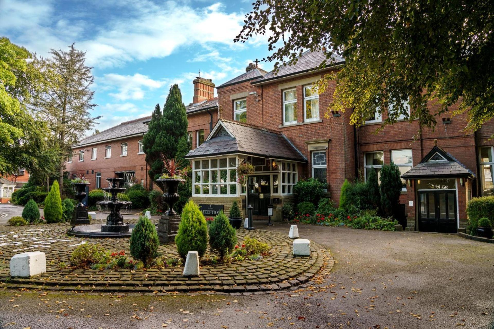 Macdonald Kilhey Court Hotel Уиган Экстерьер фото